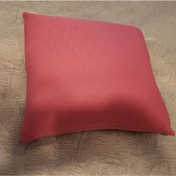 Pain Free Massage Vibrating Pillow, Pink Luxury Battery Pillow. NEVER USED - Picture 1 of 7
